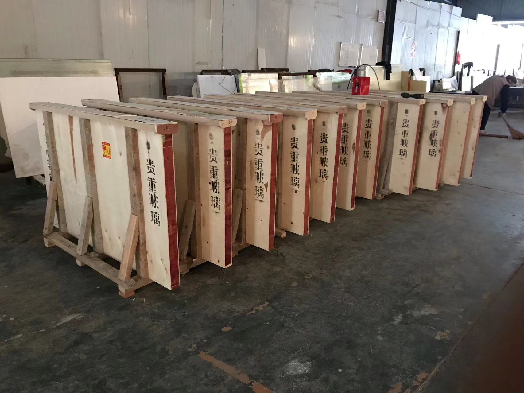 铁岭铅玻璃如何清理